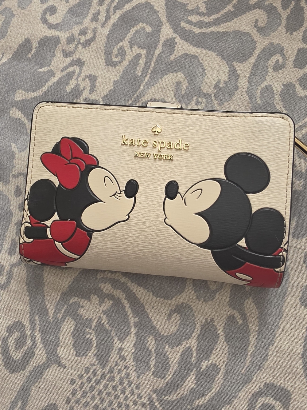 kate spade Disney Minnie & Mickey kiss bifold wallet